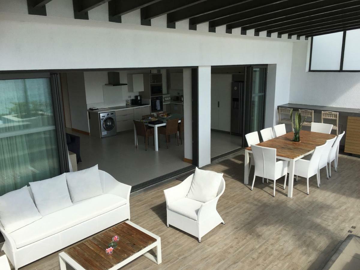 Cap Ouest Beachfront Luxury Penthouse & Apartment Flic-en-Flacq Buitenkant foto